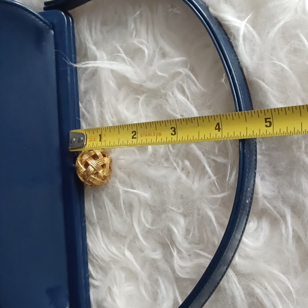 Vintage  patent leather  purse - Picture 9 of 16